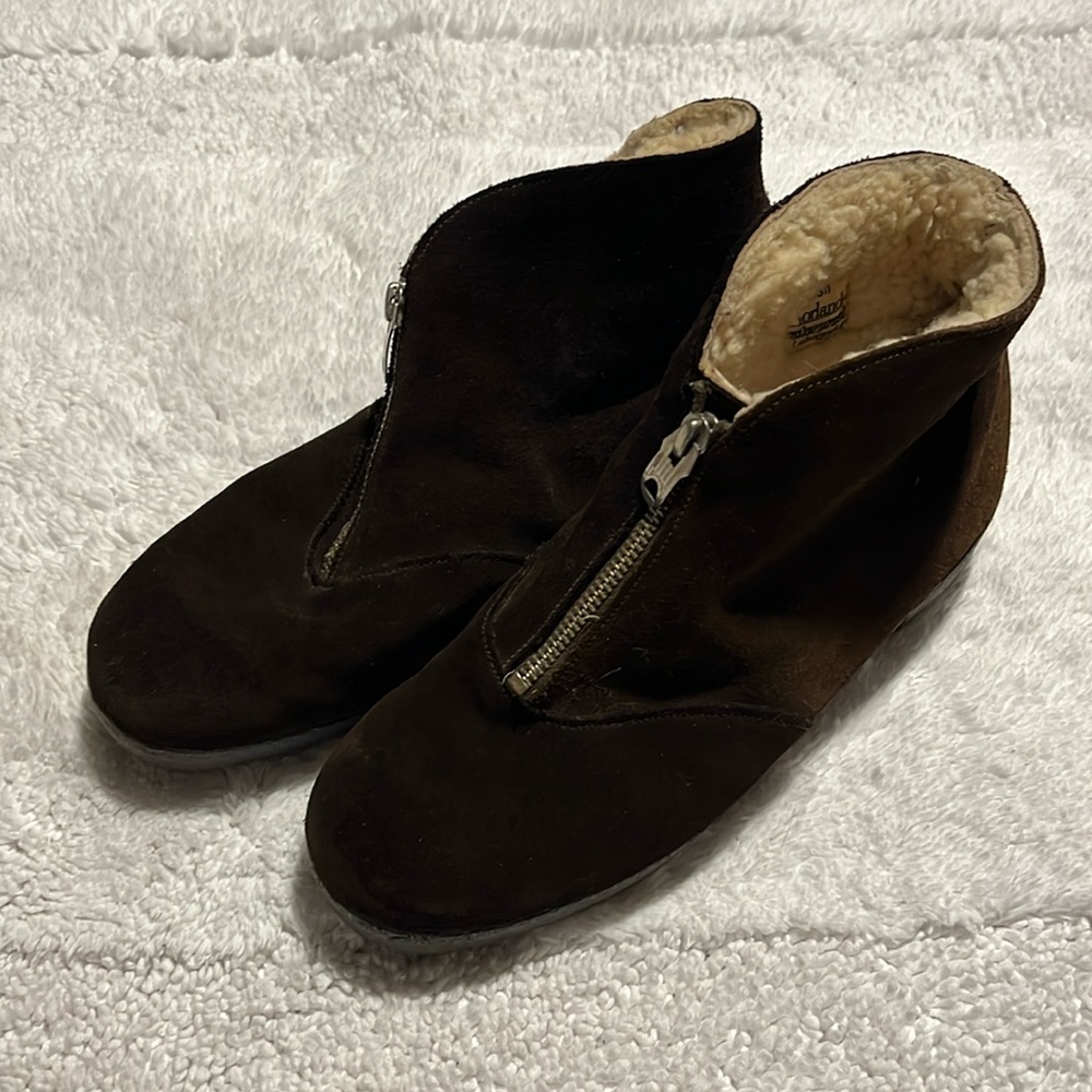 Morlands waterproof real sheepskin made in England, no size dot, fit like a 6.5